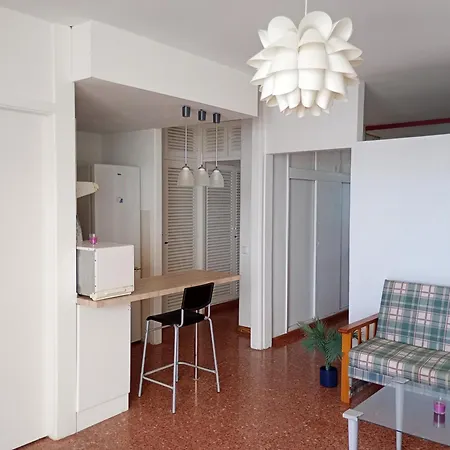 Paseo Canteras Y Piscina Apartment